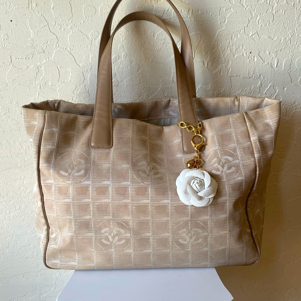 🎉 AUTHENTIC CHANEL CC TRAVEL LINE CANVIS TOTE‼️